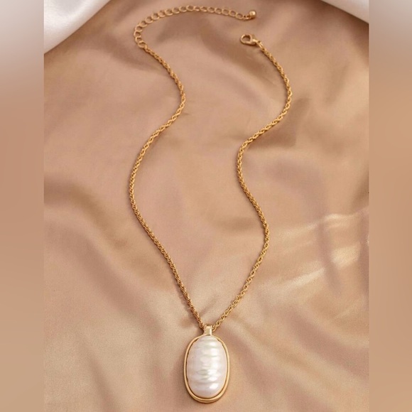 Rippled Pearl Ovoid Crease Wrinkle Ruffle Billow Furrow Wavelet Ellipse Necklace - Picture 8 of 9